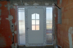 Porte en PVC avec le panneau entrant